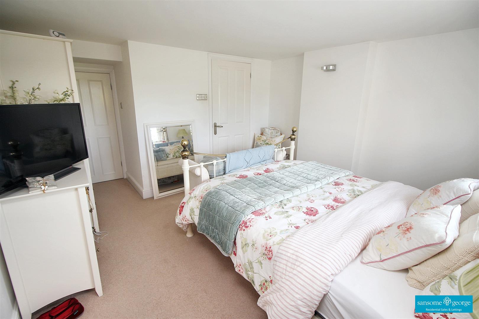 Holybrook Crescent, Reading